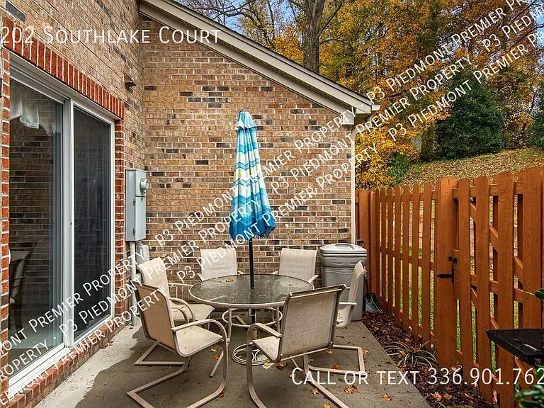1202 Southlake Ct — Photo 29