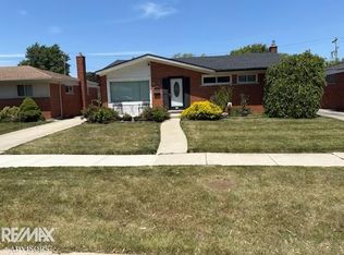 21707 Timberidge St, Saint Clair Shores, MI 48082