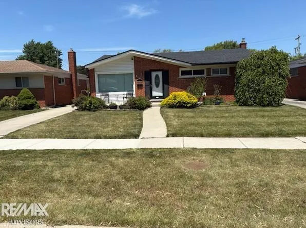 21707 Timberidge St, Saint Clair Shores, MI 48082