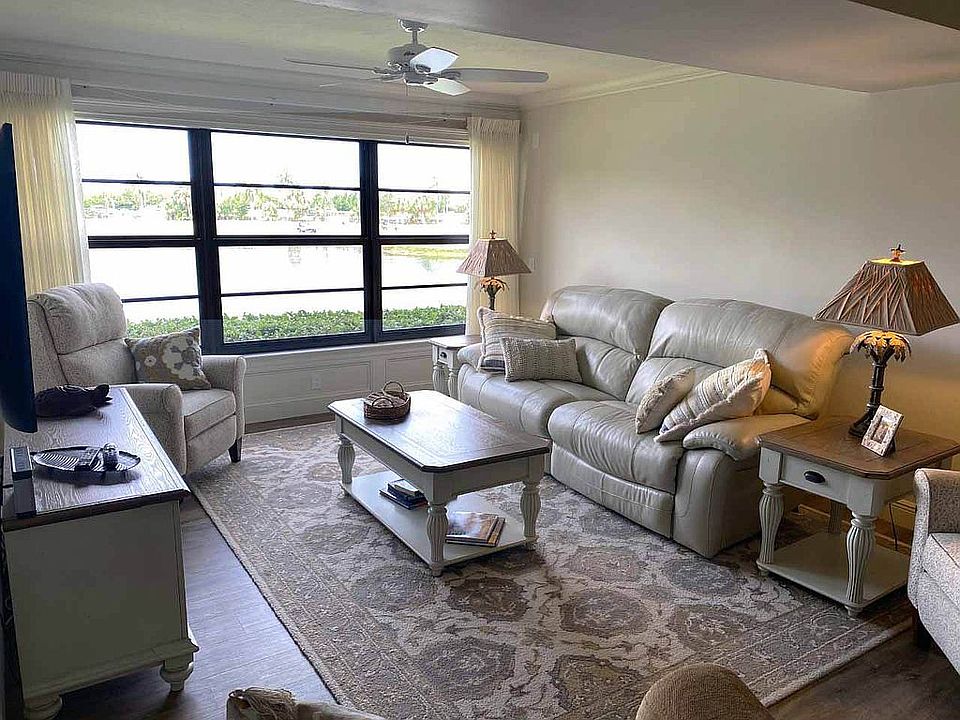 Lake View Living area
