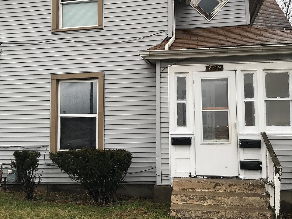 1st image of 209 N Hill St APT 2