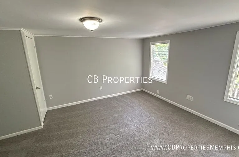 895 Mosby Rd — Photo 3