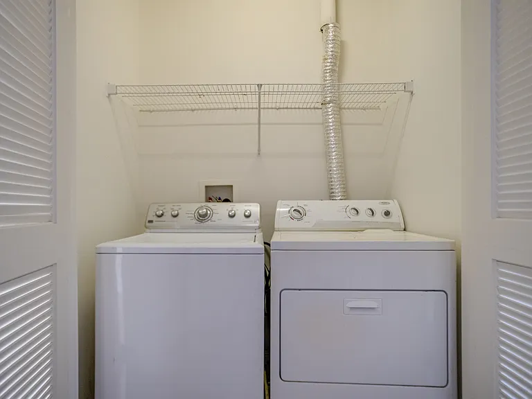103 Buttonwood Ct — Photo 40