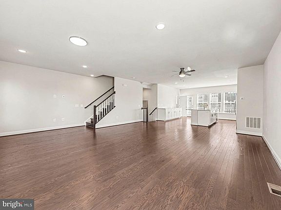 5th image of 1900 Greenbriar Hall Rd