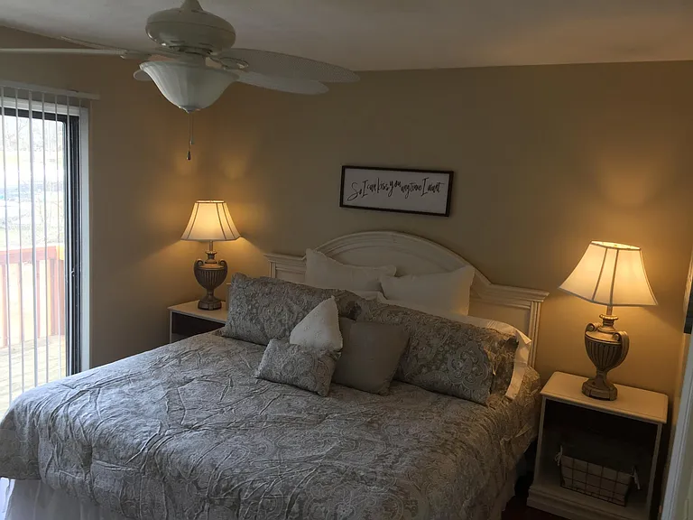 516 Lakeside Dock Dr #6 — Photo 37
