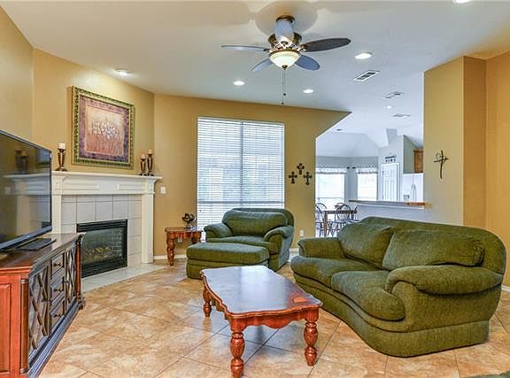 4th image of 1008 Pegasus Dr