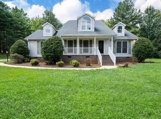 167 W McElhaney Rd, Taylors, SC 29687