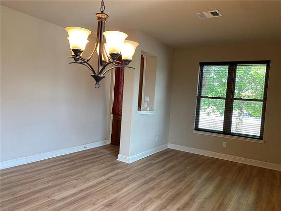 5th image of 11925 Timber Heights Dr