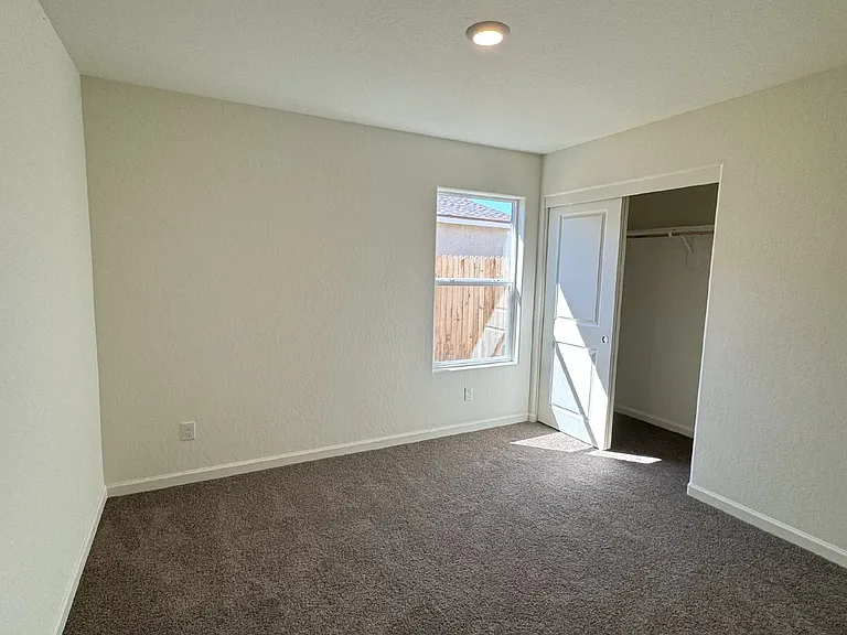 4549 Michelle Dr — Photo 29