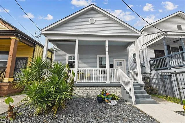 3 bed, 2.0 bath, 1600 sqft, $2,400 — Photo 2