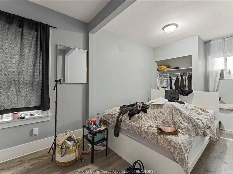 890 Howard Ave — Photo 38