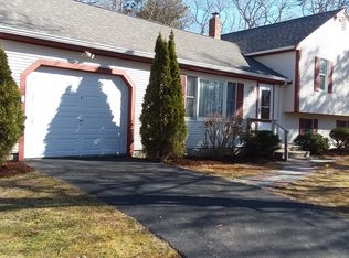 1 Oakwood Dr, Bourne, MA 02532