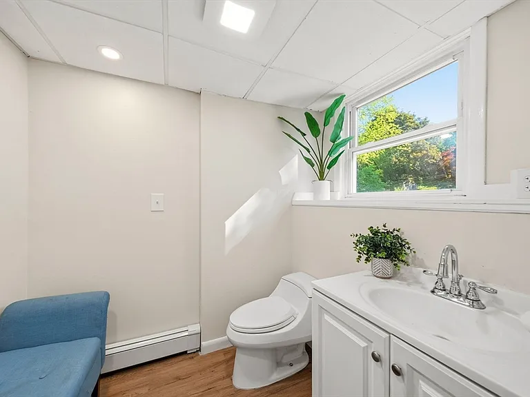 221 Totten Pond Rd — Photo 23