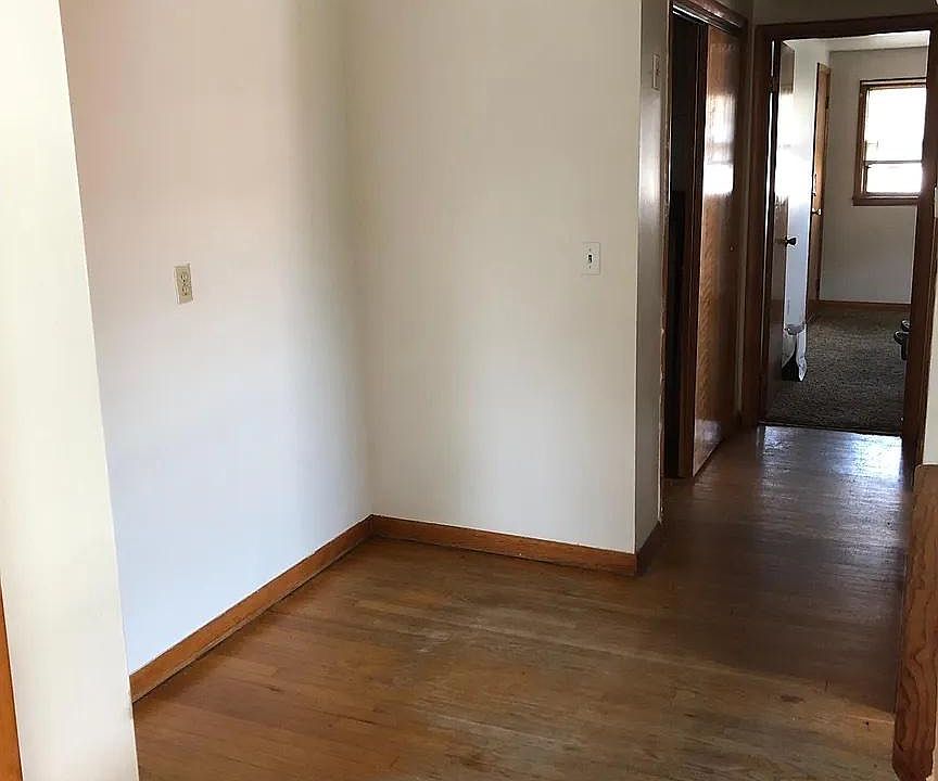 2nd image of 4896 Holiday Dr
