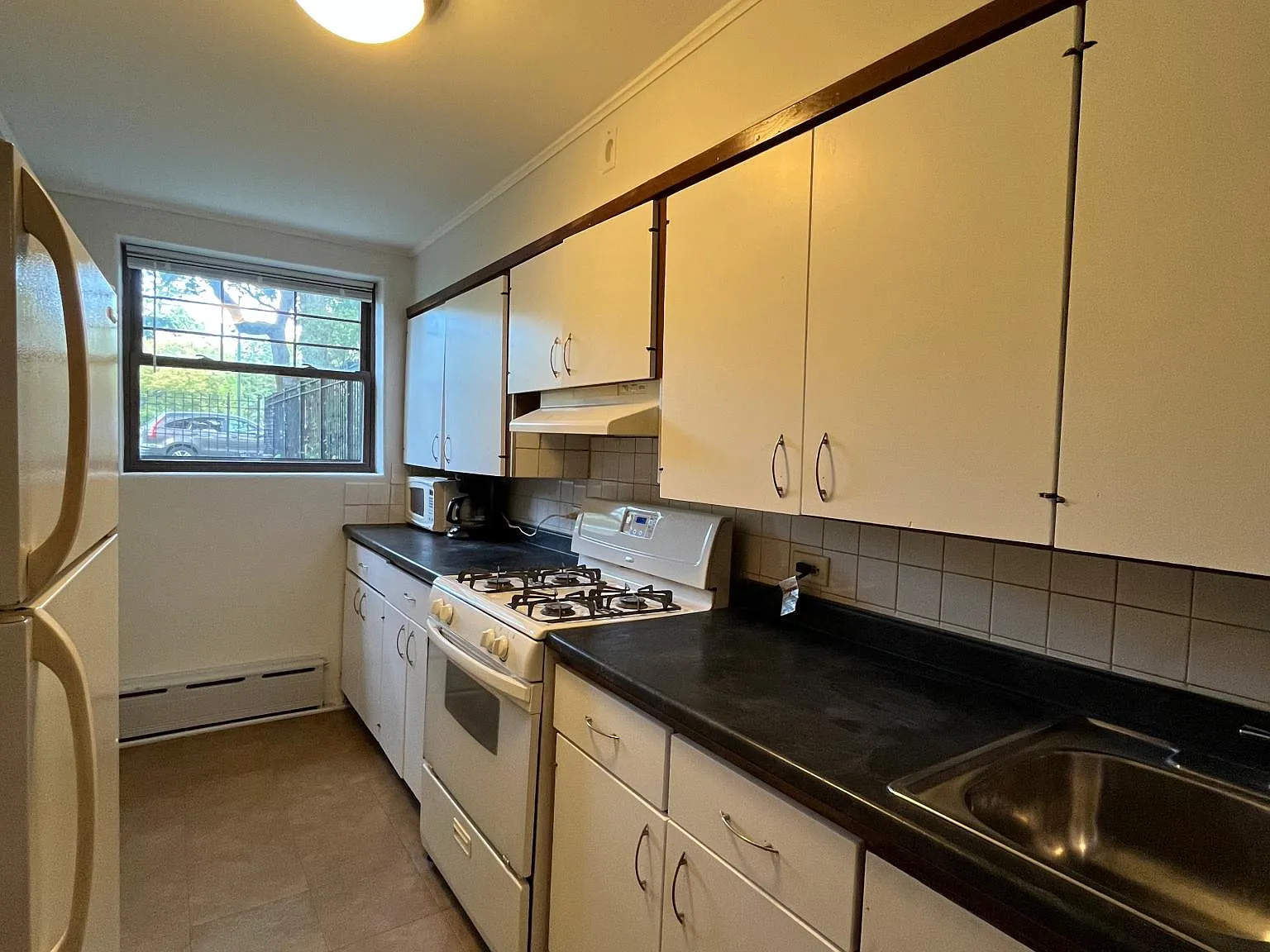 2539 W Logan Blvd — Photo 1