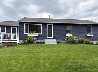 70 Pettee Ave, North Kingstown, RI 02852