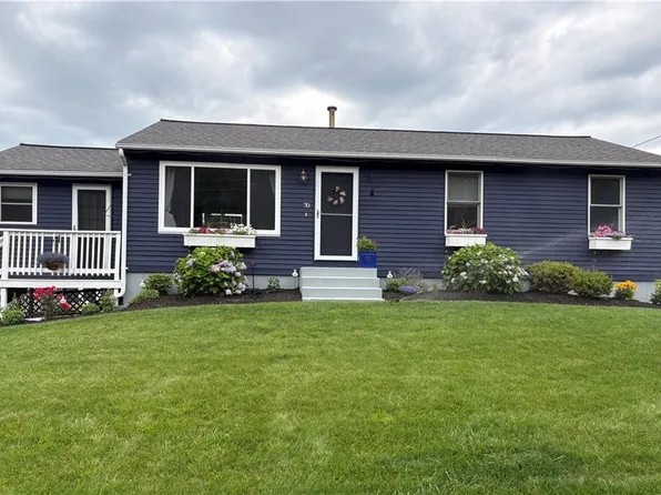 70 Pettee Ave, North Kingstown, RI 02852