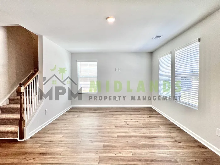 3 bed, 2.5 bath, 1250 sqft, $1,895 — Photo 3