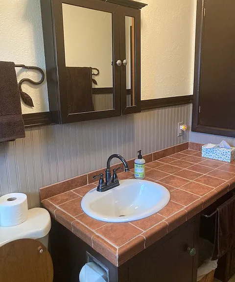 2208 Crestview Dr — Photo 12