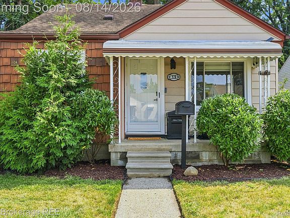 5th image of 2190 Mapledale St