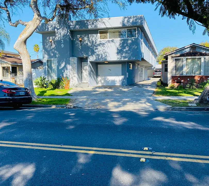 539 Hyde Park Pl