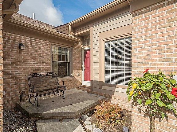 2nd image of 4851 Lone Oak Ct