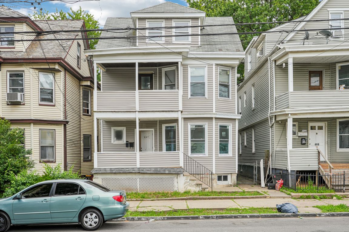 E 18th St-S2706-001.jpg