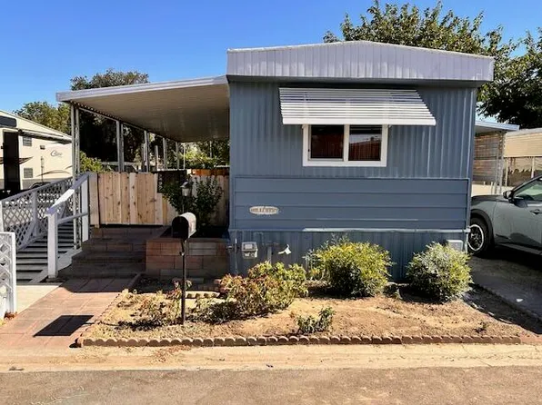 320 N Blackstone Street #18, Tulare, CA 93274