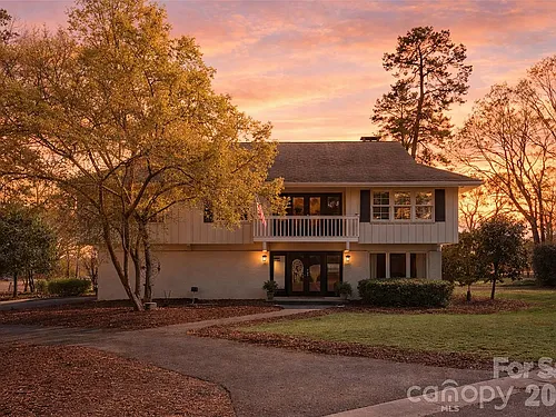 22 Honeysuckle Ln Photo 1