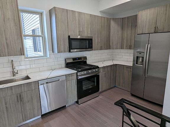 3rd image of 2431 N Hancock St Unit 1