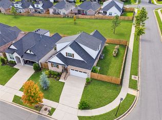 2763 N Chapel Dr, Fayetteville, AR 72704