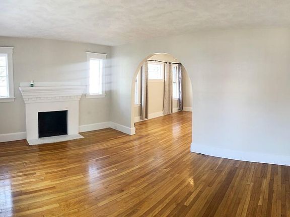 5th image of 91 Franklin Ave #91