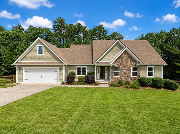 97 Stones River Dr, Chickamauga, GA 30707