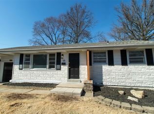1115 Sharon Dr, Florissant, MO 63031