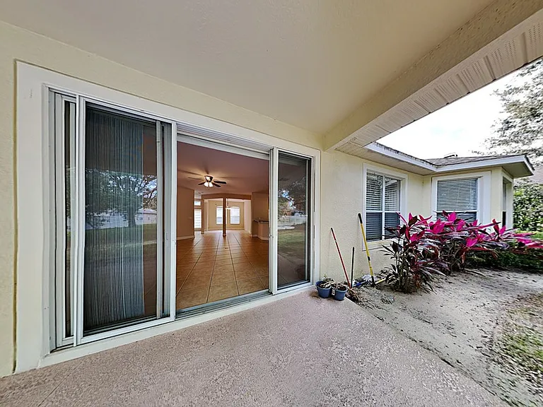 589 Errol Pkwy — Photo 23