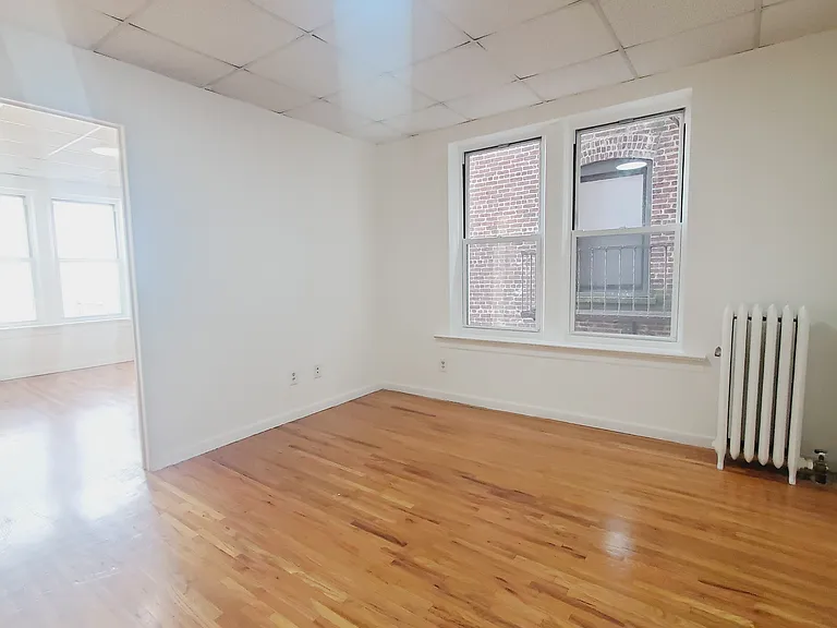 179 W 48th St #7R — Photo 2
