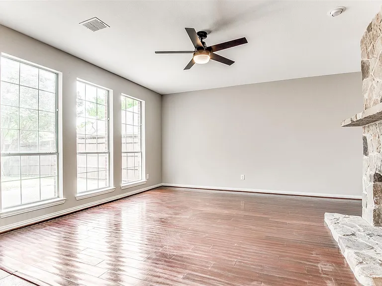 15704 Grove Crest Dr — Photo 5