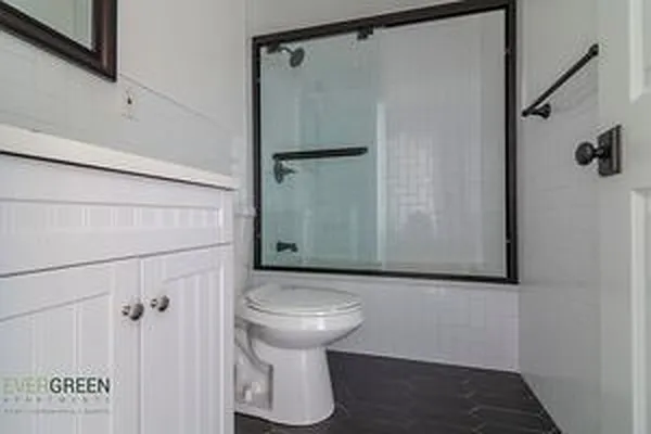 Rented by Evergreen Apartments BK | media 12