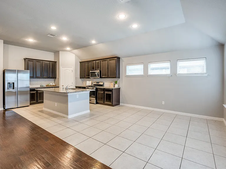 1608 Emma Pearl Ln — Photo 14