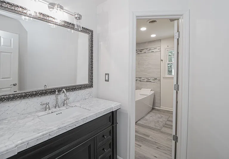 815 Shady Bluff Trl — Photo 19
