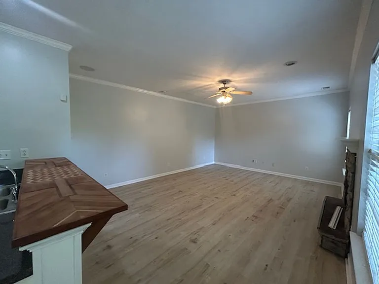 2709 Michelle Park — Photo 6