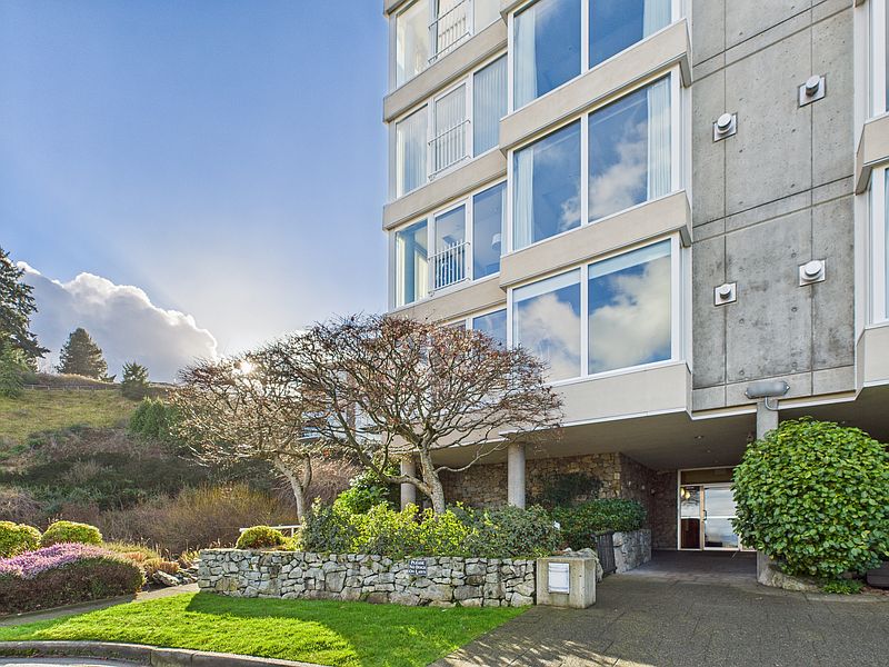 Saanich Apartment for rent - 2 Bedrooms — photo 60