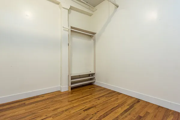 Rented by Nooklyn NYC LLC | media 24