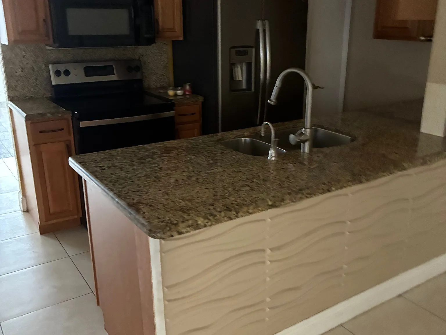 2 bed, 1.0 bath, 1300 sqft, $2,300 — Photo 3