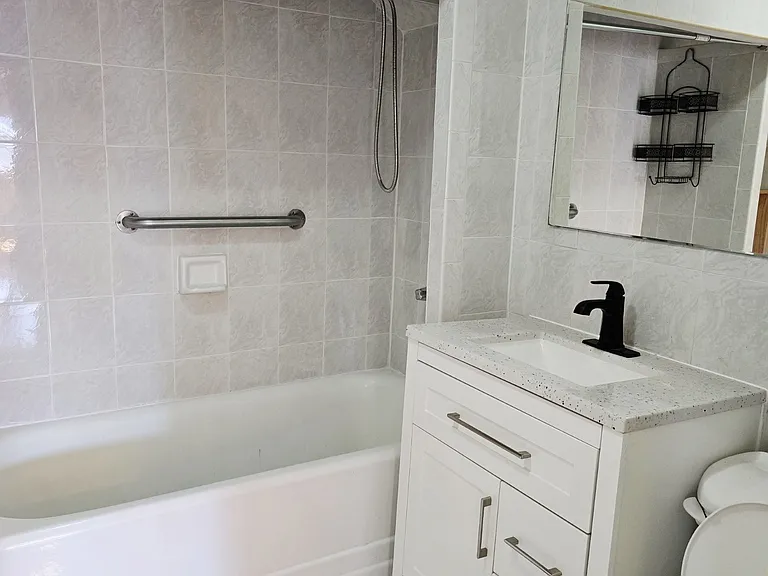 3913 Lyme Ave #2 — Photo 8
