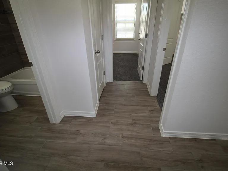 620 Adrian Arellano St W — Photo 61