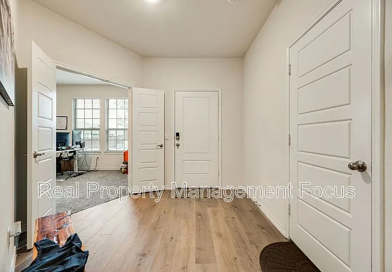 7205 Bledington Ln — Photo 4