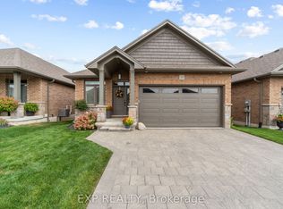 159 Collins Way #26, Strathroy Caradoc, ON N7G0G8