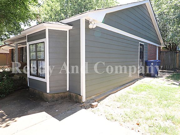 3rd image of 3285 Mayfair Dr