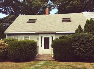 960 Shore Rd, Cape Elizabeth, ME 04107